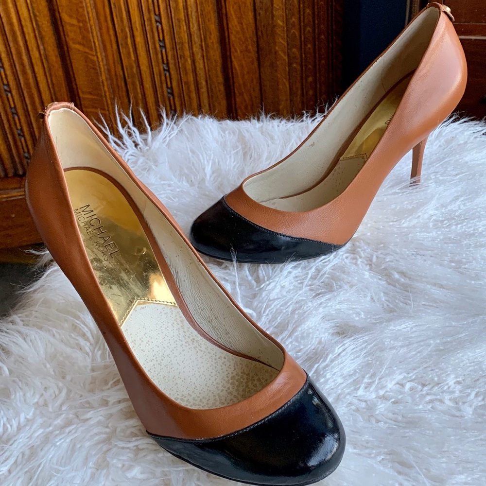 Michael Kors Leather Spectator Heels Size 10